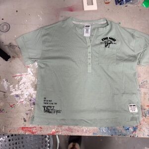 Star Wars Yoda Lucasfilm Disney Green Henley Women's Shirt Size Medium